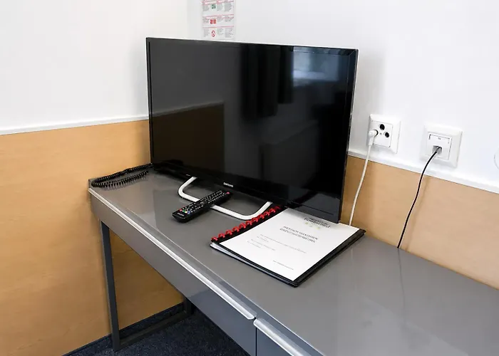 Donaustadt Kagran - At Metro U1 Otel Viyana