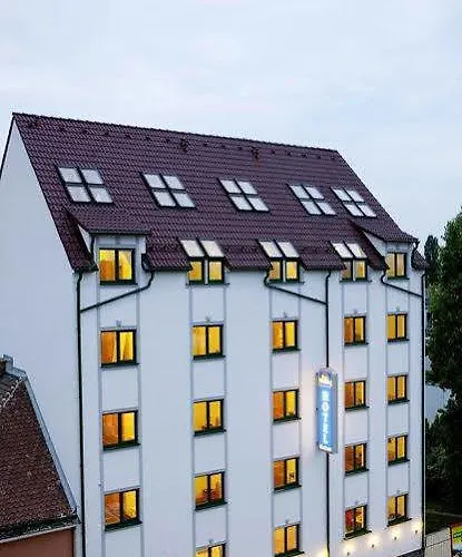 Otel Donaustadt Kagran - At Metro U1 3*